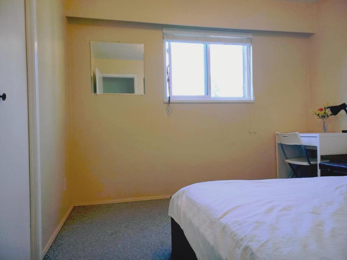Private Room With Queen Bed In Richmond 202 ภายนอก รูปภาพ