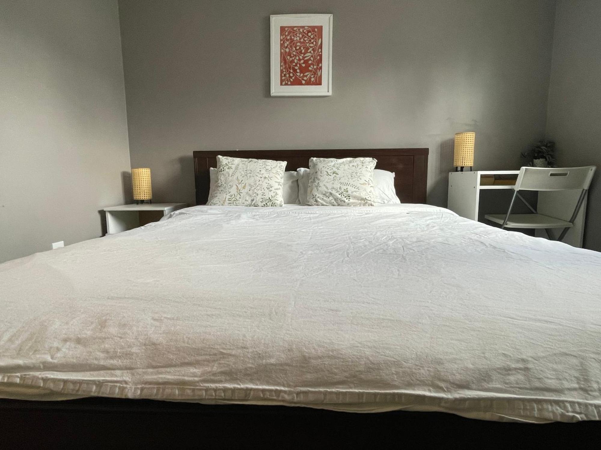 Private Room With Queen Bed In Richmond 202 ภายนอก รูปภาพ